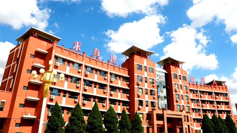@優(yōu)秀初三學(xué)子，我是石家莊精英中學(xué)，歡迎加入我們！