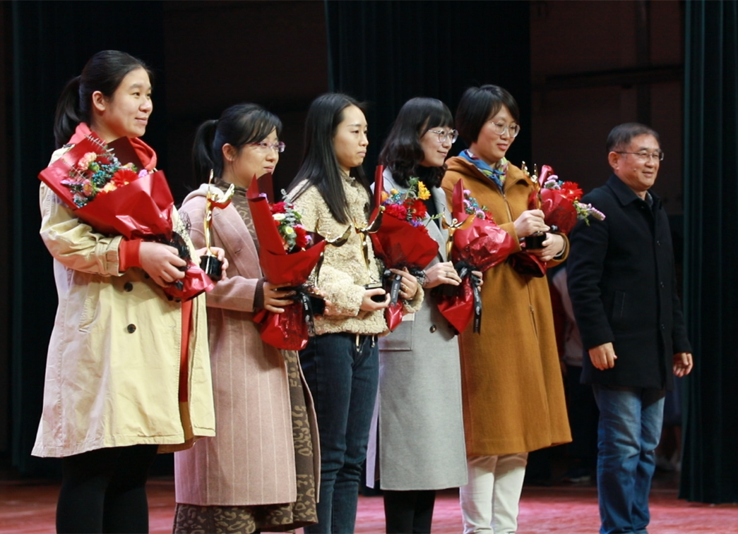 石家莊精英中學(xué)慶祝三八女神節(jié)暨第一學(xué)期教育教學(xué)工作總結(jié)表彰大會(huì)隆重召開(kāi)