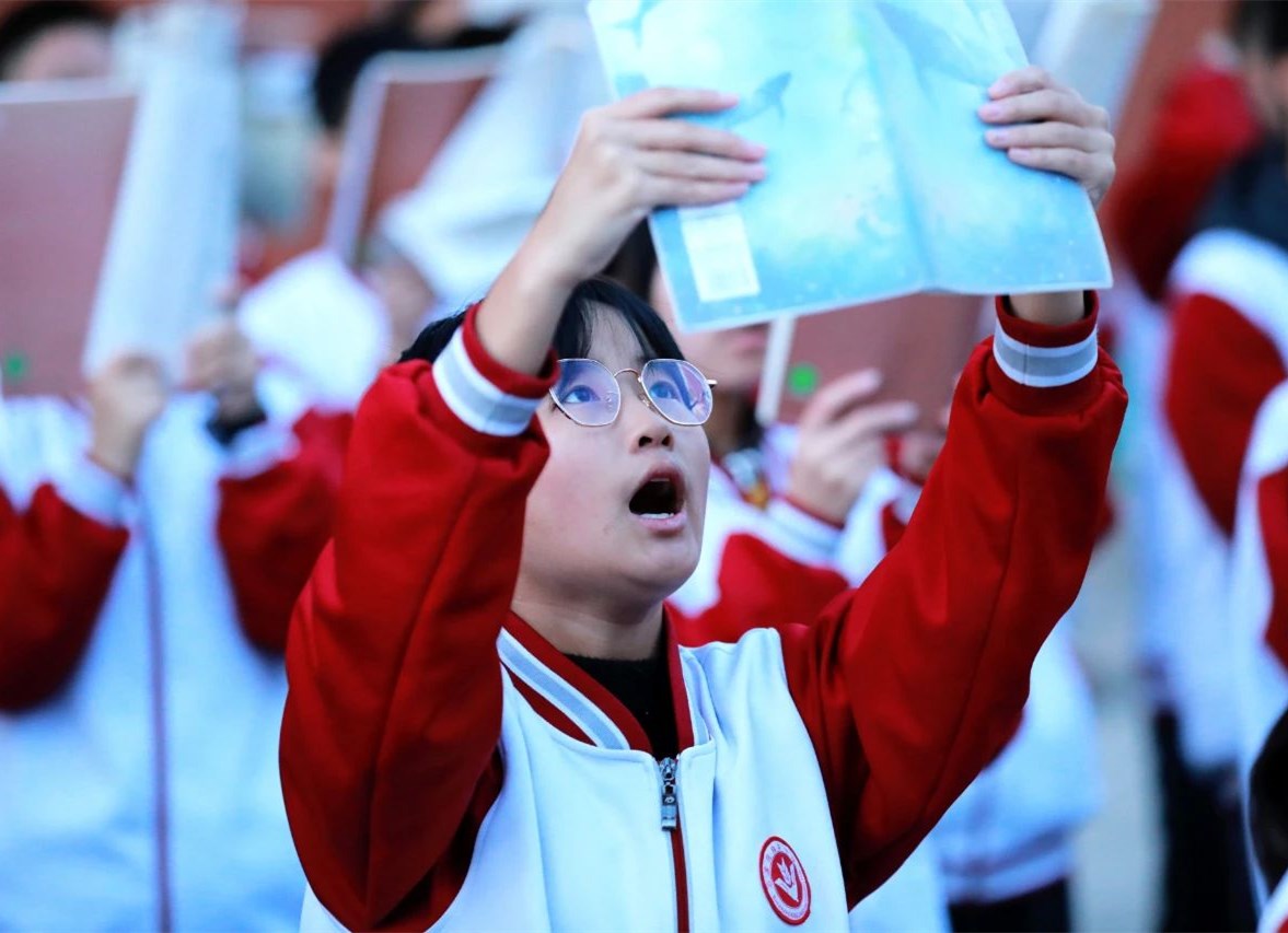 石家莊精英中學(xué)：加油吧，少年！為中華之崛起而讀書(shū)！