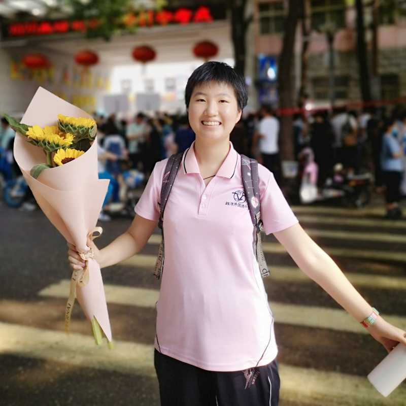 女兒，愿你在精中逐夢(mèng)向陽(yáng)而行！